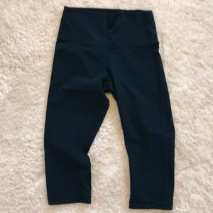 Lulu Lemon Cropped Yoga pants